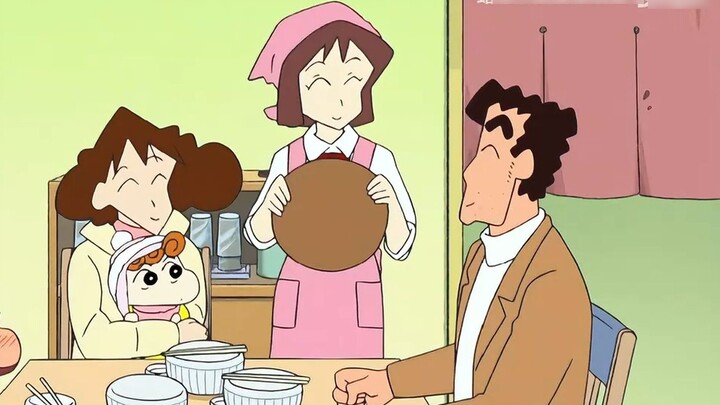 [Crayon Shin-chan] The whole family went to eat handmade udon noodles, and then went to the supermar