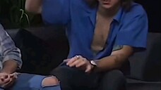 Louis Tomlinson. ofc they know.