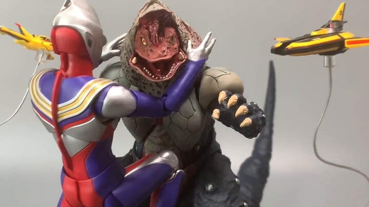 First release! Is it worth buying Tiga’s “first” monster SHF Golzan & Victory Feiyan set for 400 yua