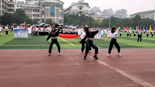 KDA danced Baddest at the opening ceremony of Hengyang No.1 Middle School Sports Meeting