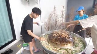 หมูกระทะยักษ์ 30,000 บาท