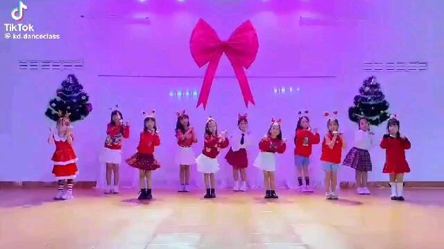 Christmas dance for kids