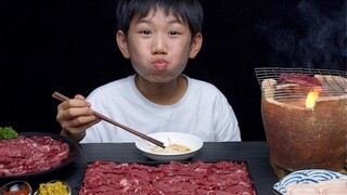 The freshest local beef you could find ever. Hot pot and barbecue! Wonderful!