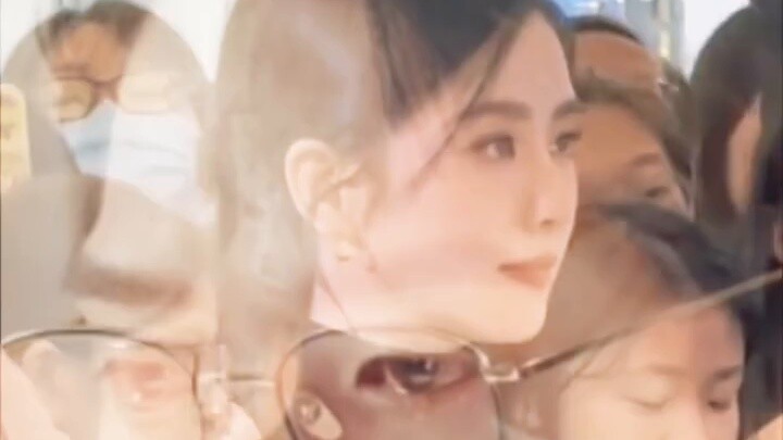 [Meng Yanchen｜Liu Shishi] Is that a butterfly or a puppet in the glass? What do you think?