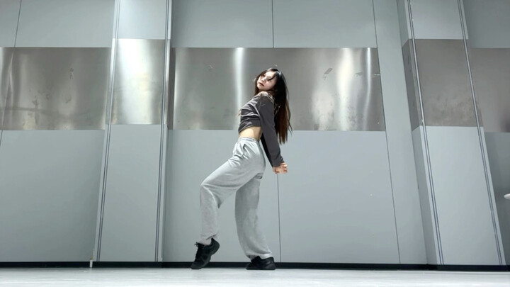 The way to judge whether the choreography is good is to remove the makeup