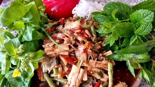 ส้มตำ2เกลอเผ็ดมากๆผักมาเป็นสวนแซ่บอะไรเบอร์นั่น?