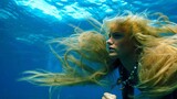 Female ShapeShifter Mermaid Disguised As Ordinary Girl , Falls In Love | Splash