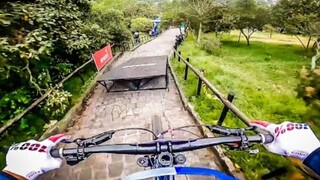 POV | Trek menuruni bukit terpanjang di dunia