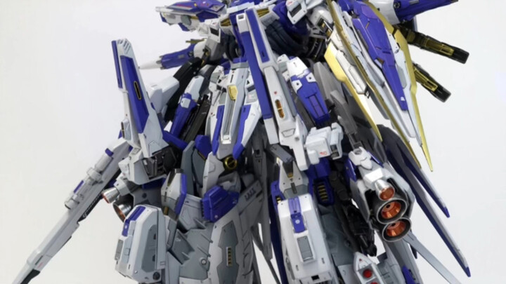 Gundam apa ini? (oleh kuro_craftsman)