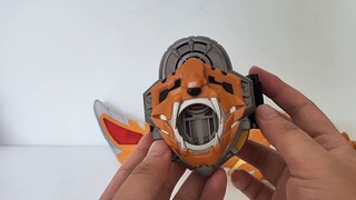 [Sharing model toys] Transformation and extension, magnetic card induction! Childhood treasure Armor