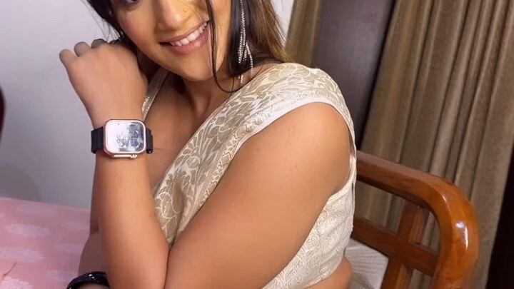 Hot indian girl dancing