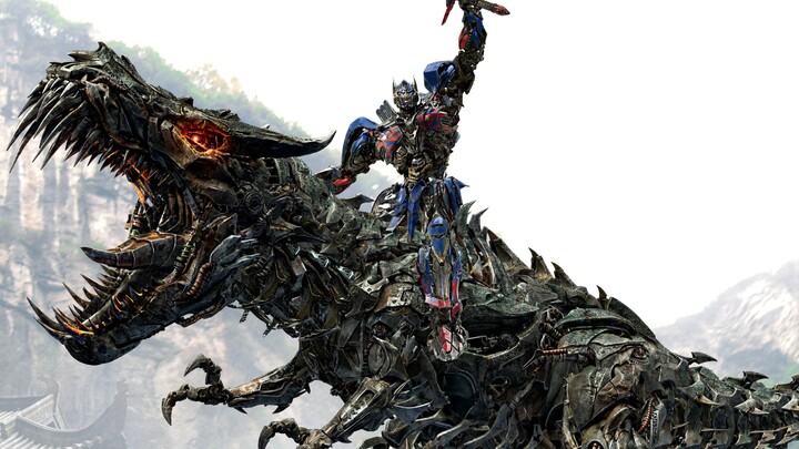 Holding the Sword of Judgment and stepping on a mechanical dinosaur, Optimus Prime’s highlight momen