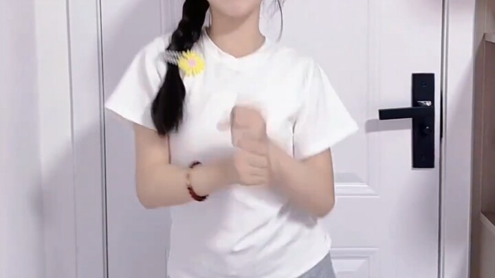 Tarian Bawang Putih