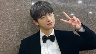 There is even a need to drop this thread of the tuxedo of #SeoInGuk in 2022😉😎