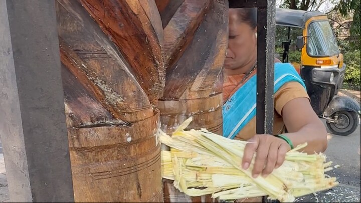 Indian Mom Sells Refreshing Juice On The Street