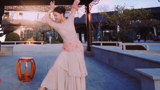 Tarian klasik asli Liu Boru Xian Ting Xu
