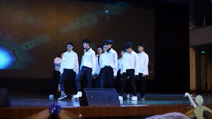 【Seventeen】Câu lạc bộ khiêu vũ Hàn Quốc MK của trường bách khoa Trung Sơn Cuộc thi khiêu vũ Không mu