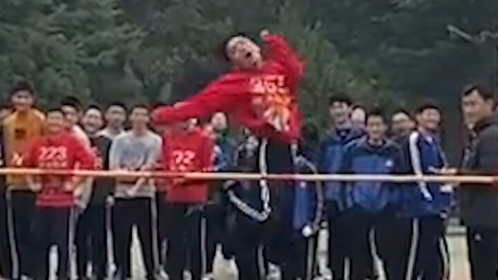 "Lin Daiyu บนสนามเด็กเล่น" - ภาพประกอบคู่มือสำหรับนักเรียนที่ยากจนในด้านกีฬา