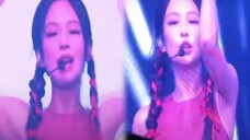 Kuncir kuda ganda + rok merah kecil! Konser JENNIE Houston "You&Me"