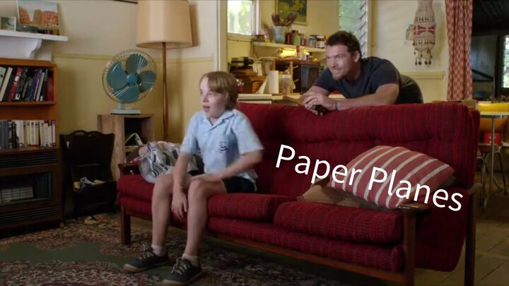 PAPER PLANES (HD)