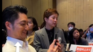 蒋市长陪袖珍蒋参加书友会