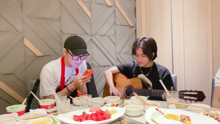 THẦY BEO & NGÔ ĐÌNH NAM COVER HIT TOKTOK BREAKFAST - GDUCKY TẶNG CHỊ BABYKOPO HOME SIÊU ĐÁNG YÊU