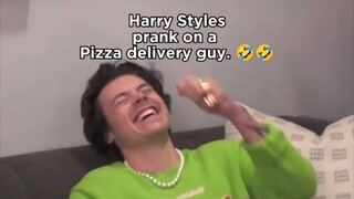 HARRY STYLES PRANK PIZZA DELIVERY GUY!