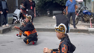 Điệu múa bước rắn cổ điển của Puning từ thời thơ ấu đã khiến khán giả say mê, đây là sự kế thừa! #英歌