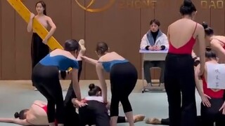 Dance version of the case of the beheading of a beauty