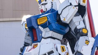 Paman, saya mengendarai Gundam dua puluh tahun yang lalu