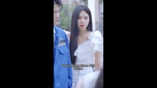 Gadis miskin salah kira konglomerat sebagai pasangan kencan menikah kontrak lalu dipuja bak ratu