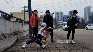 4 Boys Dancing on the Street!