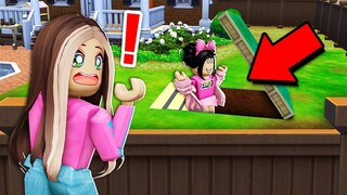 WEIRD FAN Hid THIS In Her Backyard.. You Won't Believe What I Found! (Roblox)