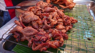 Thai Street Food Grilled pork ears ปิ้งย่างข้างทาง หมูปิ้ง ลิ้นหมู หูหมูปิ้ง ย่างร้อนๆกับข้าวเหนียว