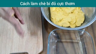 Làm chè bí đỏ giải khát