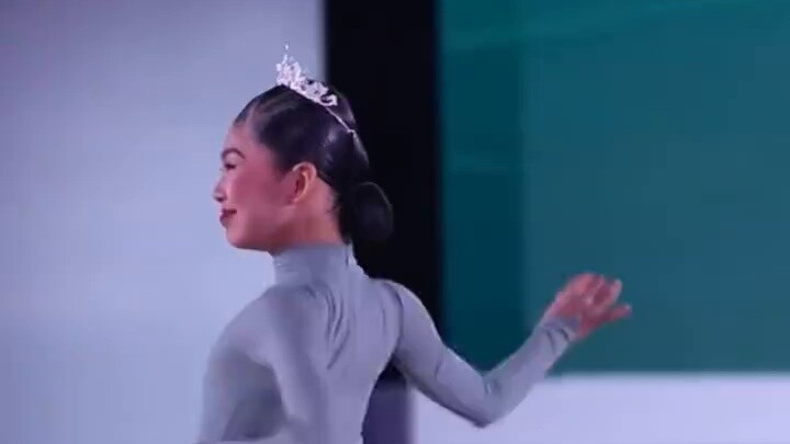 การแข่งขันชิงแชมป์หญิงเดี่ยวของ Lin Yihan ขอบคุณการแสดง เป็นแบบอย่างที่ดีสำหรับเด็ก ๆ ในภาษาลาติน!