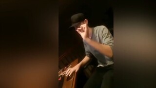 meme nhà ảo thuật hài hước