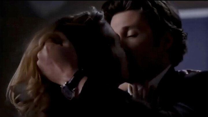 Dokter koas Dr. Grey berciuman mesra di kantor setelah kumpul-kumpul
