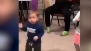 meme Cu nhóc này hài hước thế