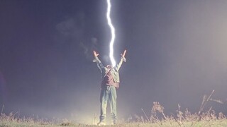 In the third episode of the third season of "X-Files", several people were killed by lightning in a 