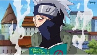 Kakashi gets embarrassed !!😳