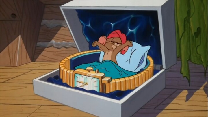 Jadi Jerry punya banyak tempat tidur? ! Dan itu sangat indah!