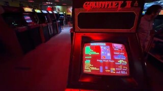 y2mate.com - I visited the WORLDS LARGEST ARCADE in New Hampshire So many RARE G