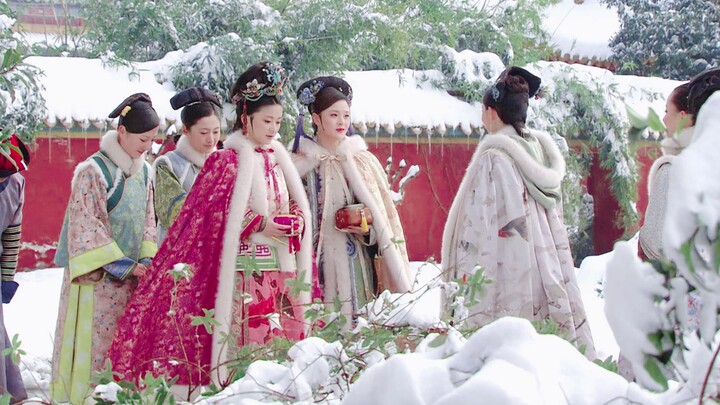 "หิมะตกหนักที่หาได้ยากใน Hengdian ในปีนั้นทำให้เกิดจุดสูงสุดสุดท้ายของโรงละครโอเปร่า Qing Palace"