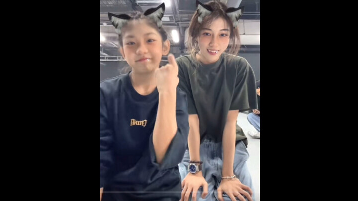 "Imut-imut sekali"; Xi Jiaqi Iris & Zhang Chuyi; dua video TikTok popper wanita