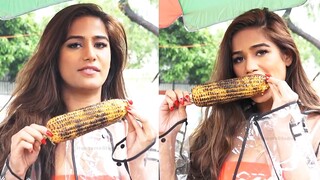 Poonam Pandey 🔥 Enjoying Eating Bhutta 🌽 in the Rain