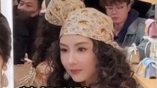 Penampilan kedua orang ini sangat bersahabat di mata saya. Yang Zi dan Cecilia Cheung jarang sekali