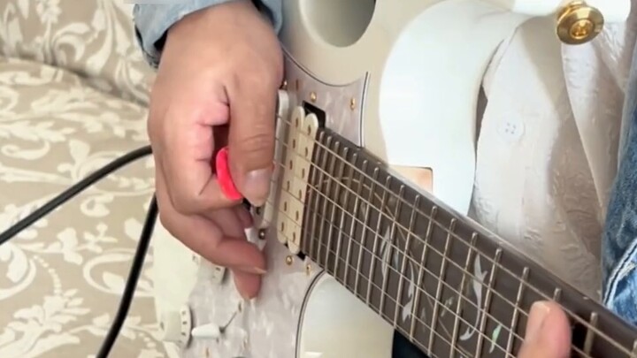 Banyak guru tidak dapat memahami teknik nada buatan dalam memainkan gitar elektrik dalam satu menit.