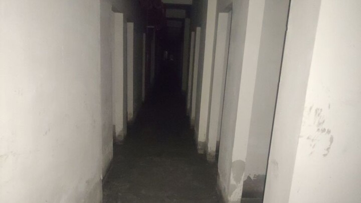 Untuk melihat rumah berhantu yang sebenarnya, Anda harus melihat ke basement lokasi konstruksi tekni