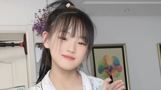 Hãy cập nhật video của con gái tôi mỗi ngày tôi sẽ đăng một video cho bạn xem.